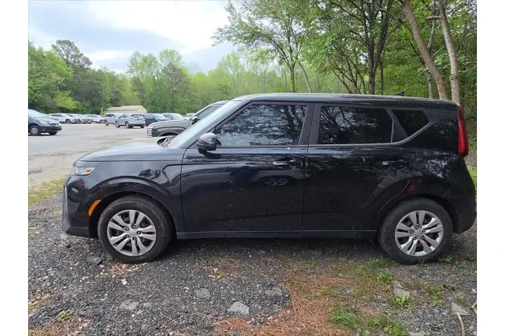 $14990 : Kia Soul 2021 LX 4dr Crossov image 3