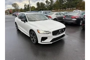 $31999 : 2022 S60 Recharge thumbnail