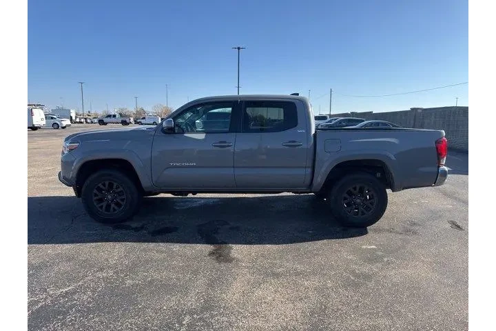 $29982 : Toyota Tacoma 2021 4x4 TRD P image 4