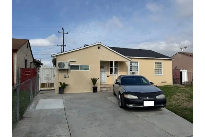 $850 : Rent ADU in Compton $850/Month image 4