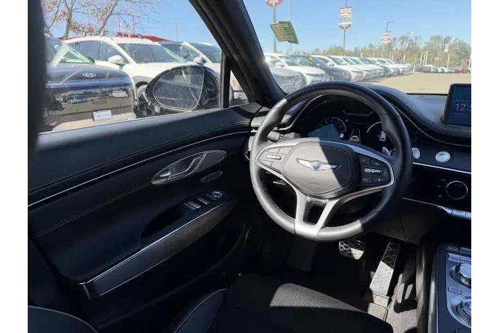 $35991 : Genesis GV70 2023 AWD 2.5T S image 8