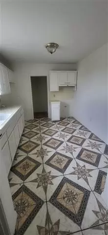 $2000 : A partamento image 2
