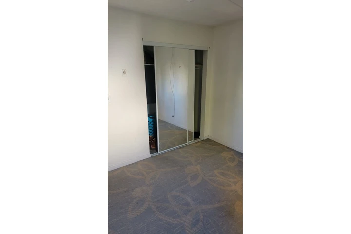 $950 : Se Renta Cuarto,Disp. 1 Agosto image 2