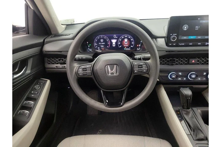 $26998 : Honda Accord 2024 LX 4dr Sed image 10