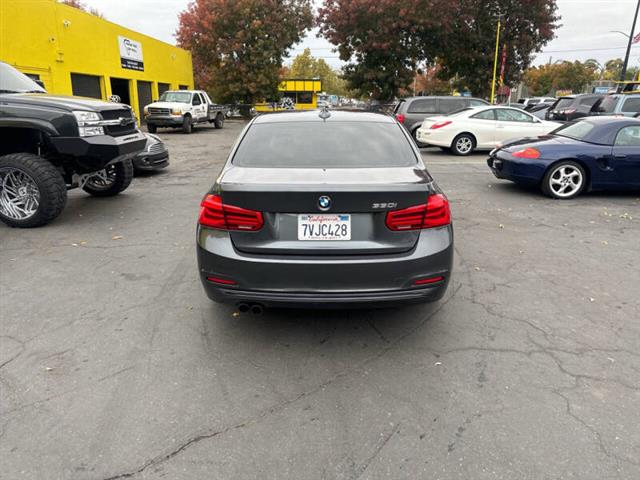 $14395 : 2017 BMW 3 Series 330i image 7