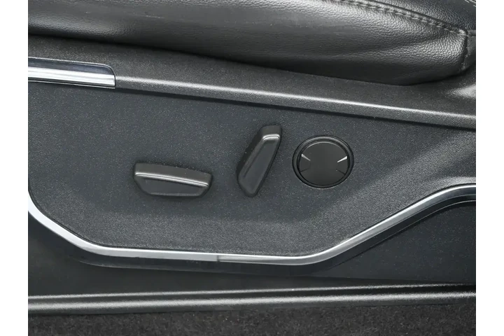 $38894 : Ford F-150 2023 4x4 Lariat 4 image 9