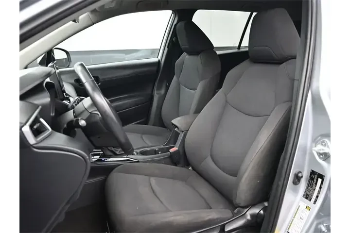 $23747 : Toyota Corolla Cross 2024 LE image 6