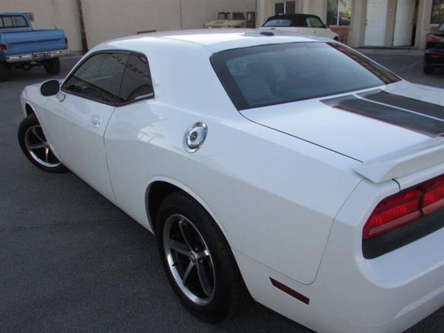 $10995 : 2010 Challenger SE image 8