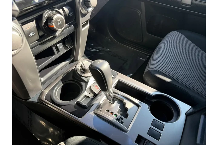 $36144 : Toyota 4Runner 2024 4x4 SR5 image 10