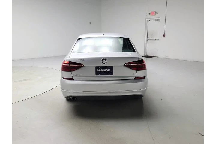 $15998 : Volkswagen Passat 2018 2.0T image 6
