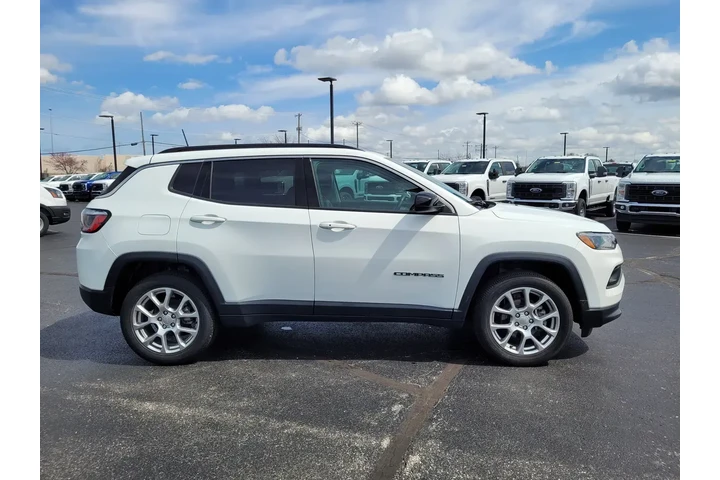 $24997 : Jeep Compass 2022 4x4 Latitu image 2