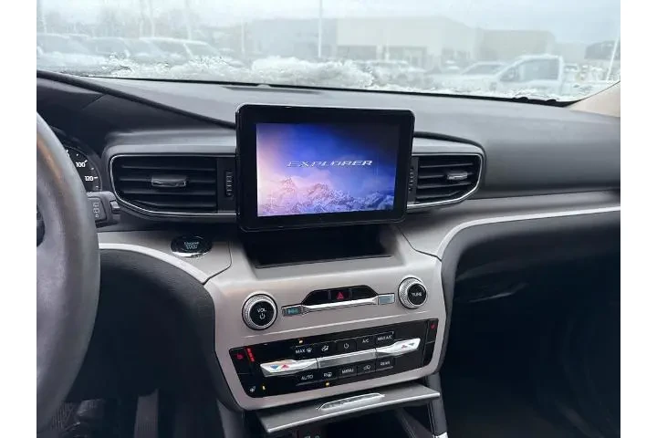 $33449 : Ford Explorer 2023 AWD XLT 4 image 9