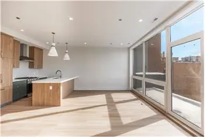 $5500 : Rental property with 3 bedro image 9