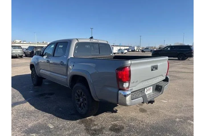 $29982 : Toyota Tacoma 2021 4x4 TRD P image 5