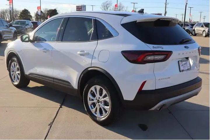 $27990 : Ford Escape 2023 AWD Active image 7