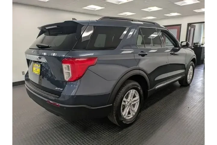 $26984 : Ford Explorer 2022 AWD XLT 4 image 4