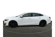 $20887 : Chevrolet Malibu 2024 LT 4dr thumbnail