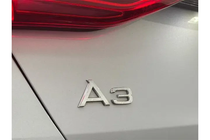 $24000 : Audi A3 2024 Premium 40 TFSI image 8