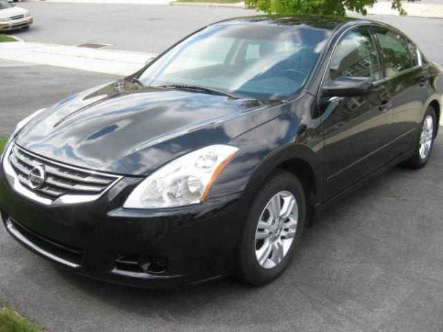 $2800 : 2011 Nissan Altima S image 1