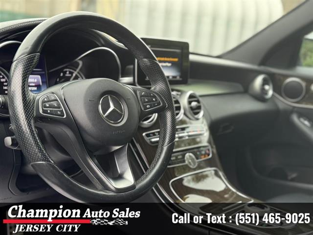 Used 2017 C-Class C 300 4MATI image 9