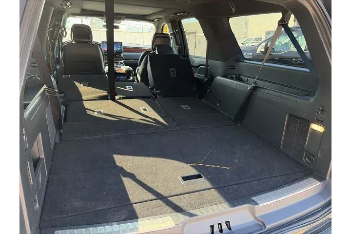 $35200 : Lincoln Navigator L 2022 4x2 image 8