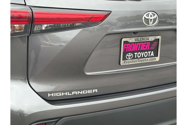 $27991 : Toyota Highlander 2021 AWD L image 6
