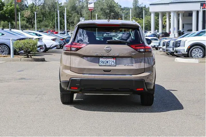 $22992 : Nissan Rogue 2024 AWD SV 4dr image 4