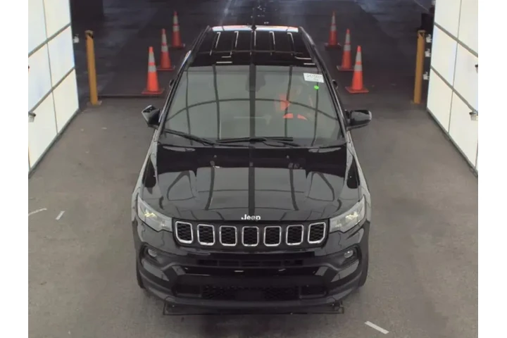 Jeep Compass 2024 4x4 Latitu image 3