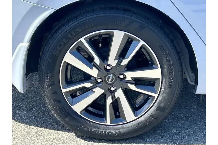 $19995 : Nissan Versa 2025 SV 4dr Sed image 7