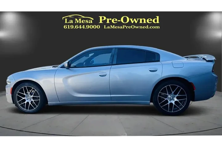 $8995 : 2015 Charger SE image 2