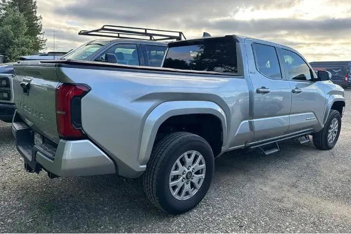 $39981 : Toyota Tacoma 2024 4x4 SR5 4 image 5
