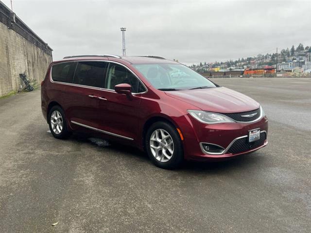 $15988 : 2017 Pacifica Touring-L Plus image 9