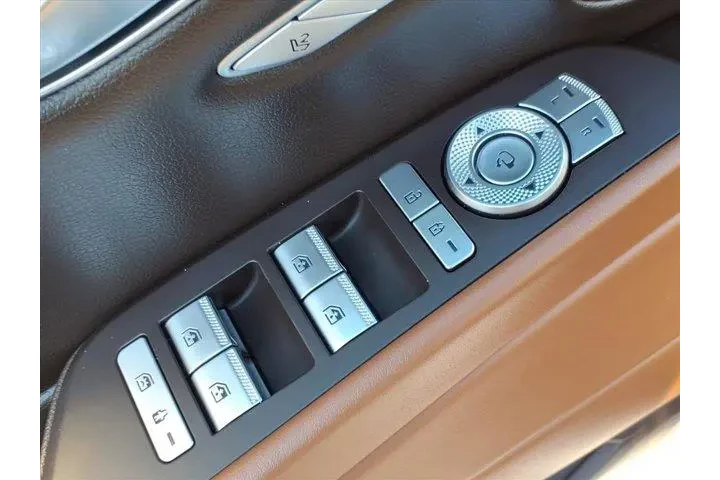 $27900 : Genesis G80 2023 AWD 2.5T 4d image 10