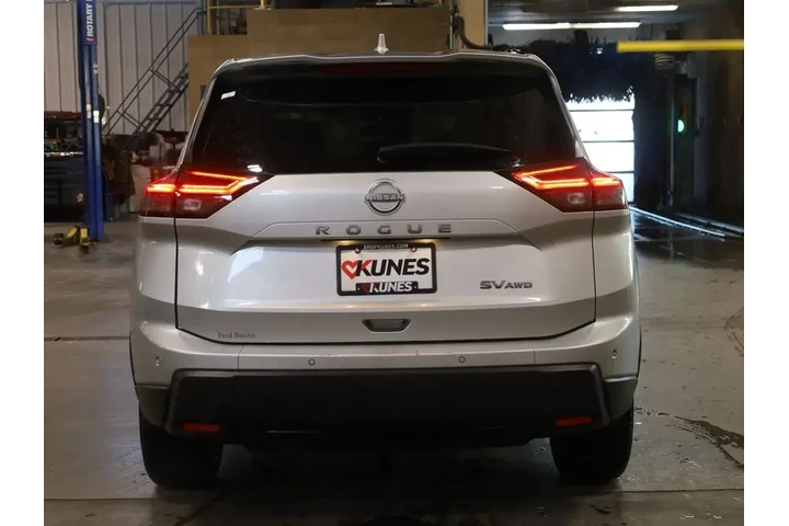 $24077 : Nissan Rogue 2024 AWD SV 4dr image 8