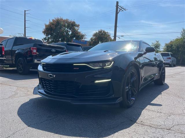 $33488 : 2019 Camaro SS, EXTRA CLEAN, image 3