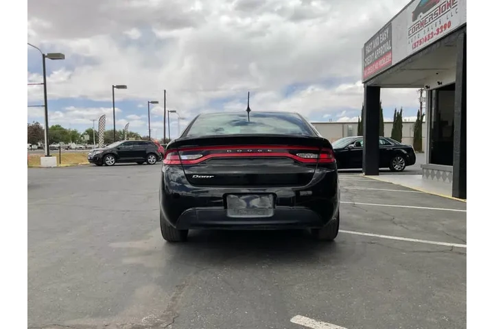 2014 Dart SE image 4