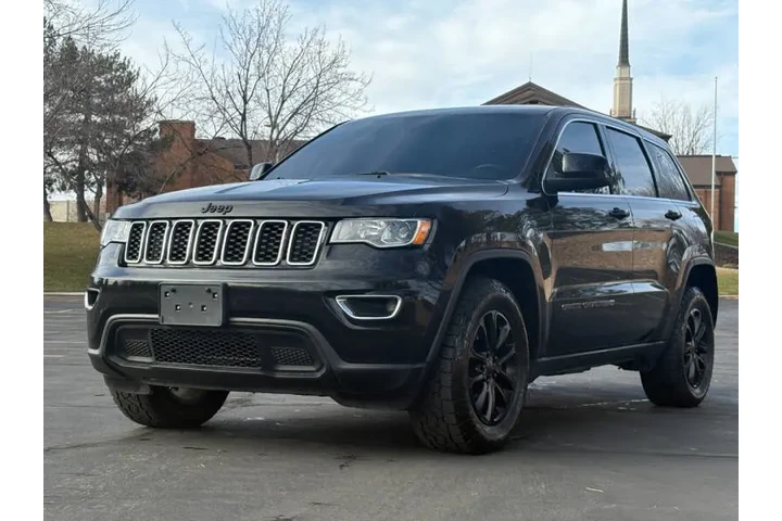 $18900 : 2022 Grand Cherokee WK Laredo image 3