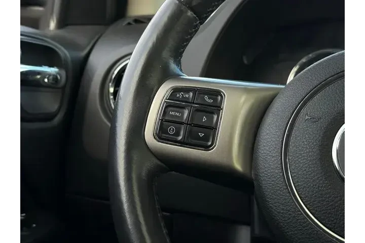 $8000 : Jeep Compass 2012 4x4 Limite image 8