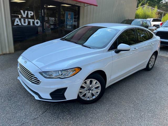 $12999 : 2019 Fusion S image 2