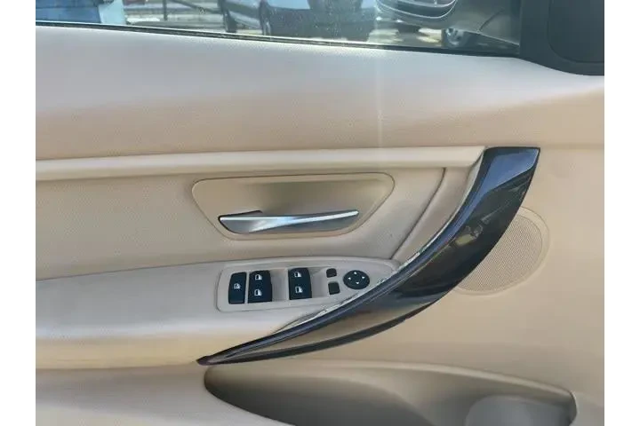 $11992 : BMW 3 Series 2014 320i 4dr S image 6