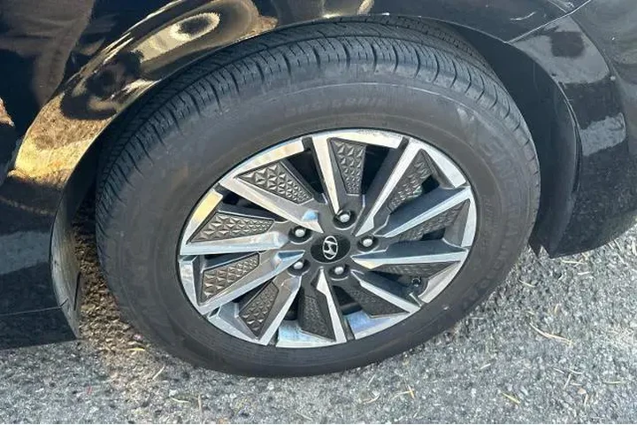 $19995 : Hyundai IONIQ Electric 2021 image 6