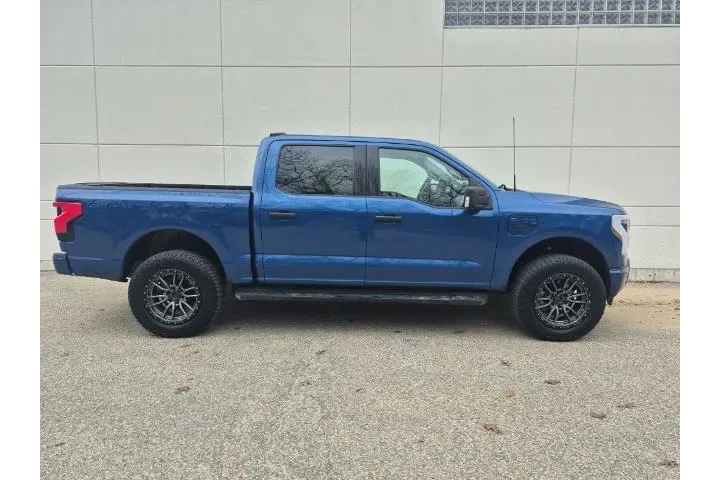 $29995 : Ford F-150 Lightning 2022 AW image 3
