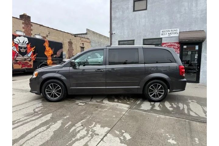 $8995 : 2017 Grand Caravan SXT image 2