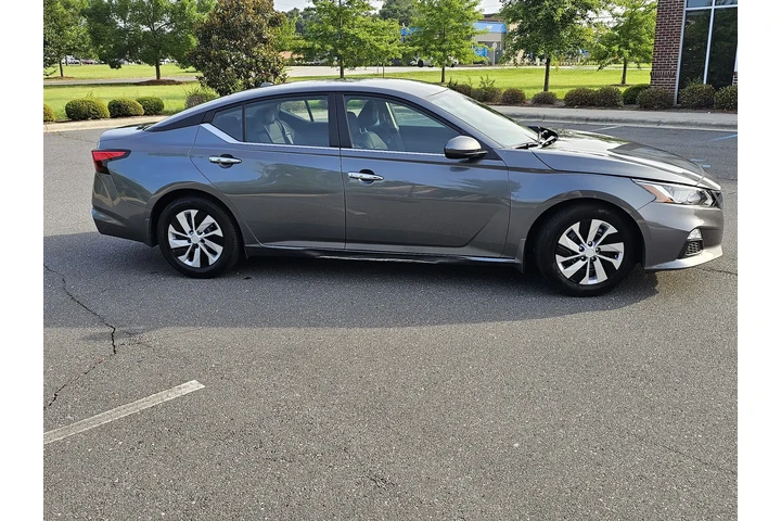 $9900 : 2021 Nissan ALtima S image 4