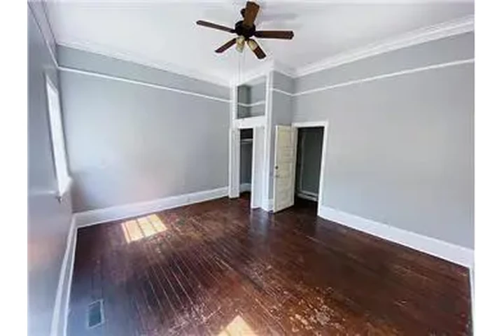 $1950 : Rental property with 3 bedro image 6