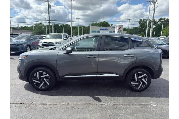 $21995 : Nissan Kicks 2025 SV 4dr Cro image 5