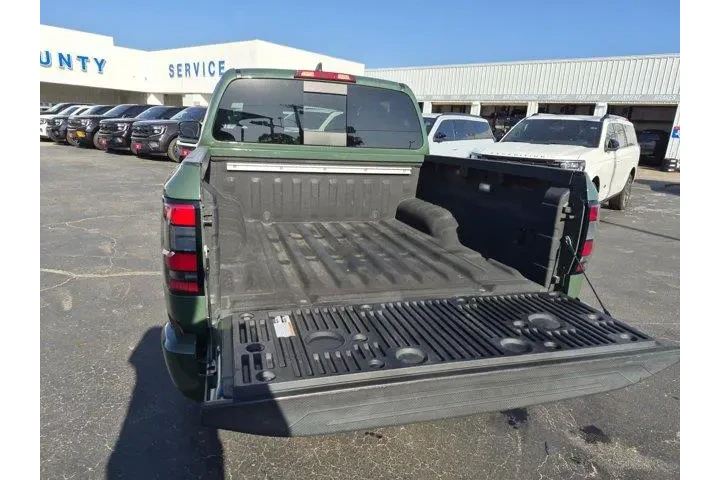 Nissan Frontier 2023 4x4 PRO image 9