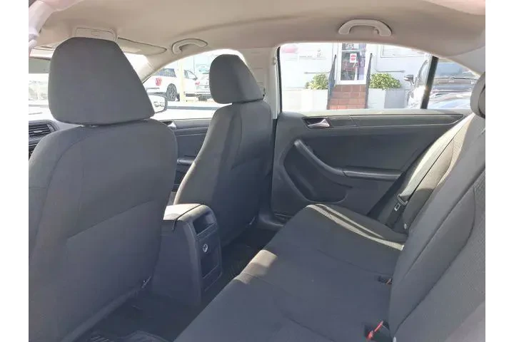 $5590 : Volkswagen Jetta 2016 1.4T S image 5