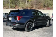 $35990 : Ford Explorer 2022 AWD ST 4d thumbnail