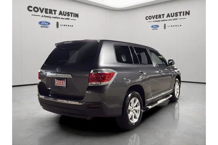 $12950 : Toyota Highlander 2011 SE 4d image 5